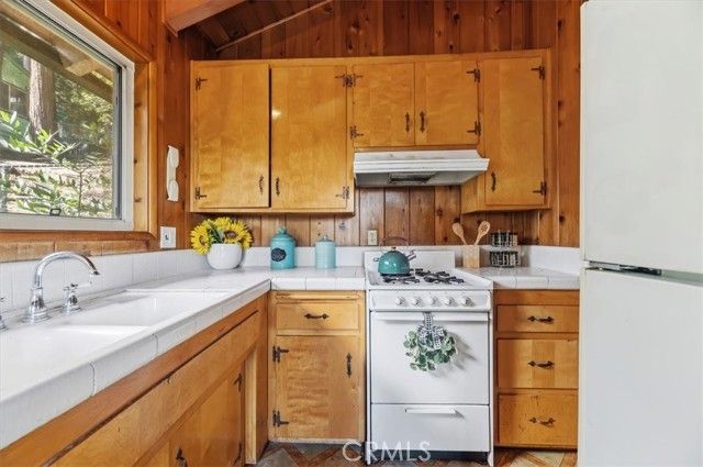 768 Deer, Crestline, CA 92325