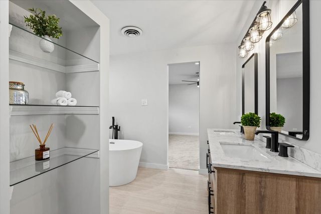 10206 S Saint Louis Avenue, Evergreen Park, IL 60805