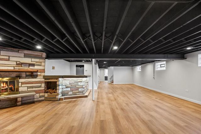 10206 S Saint Louis Avenue, Evergreen Park, IL 60805