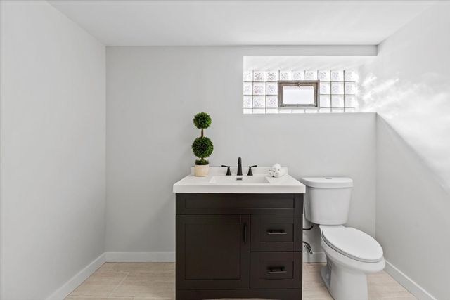 10206 S Saint Louis Avenue, Evergreen Park, IL 60805