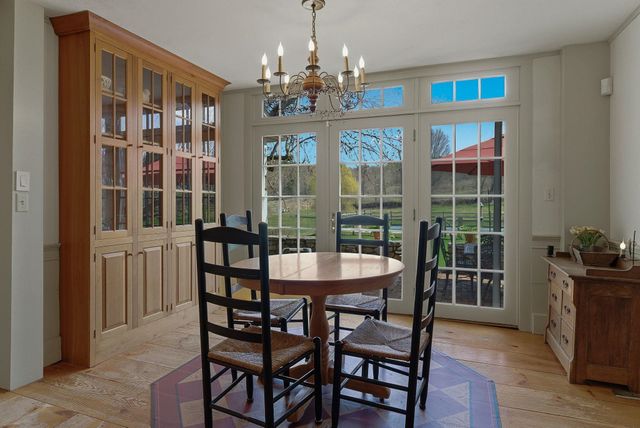 5 Old Manchester Road, Amherst, NH 03031