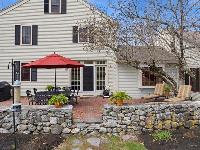 5 Old Manchester Road, Amherst, NH 03031