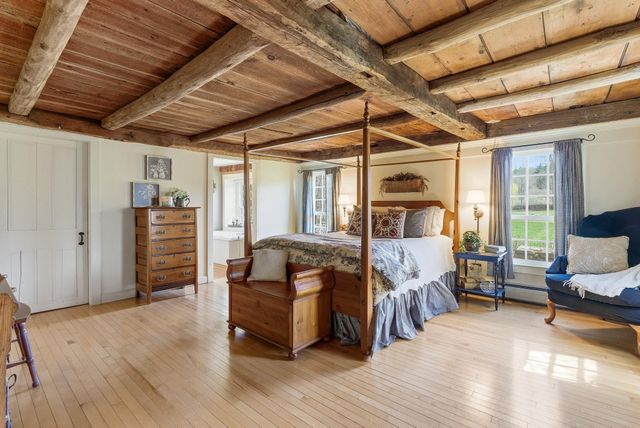 5 Old Manchester Road, Amherst, NH 03031