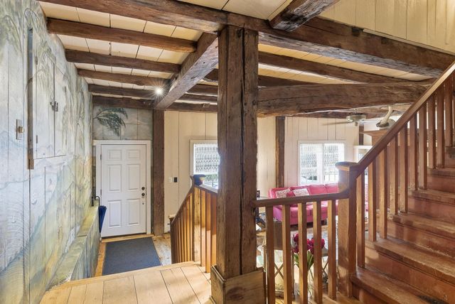 5 Old Manchester Road, Amherst, NH 03031