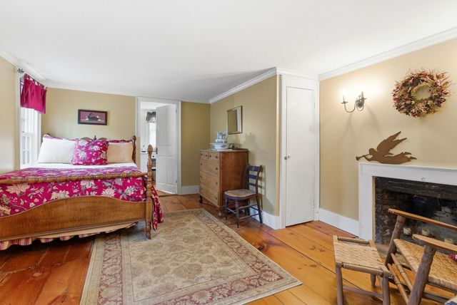 5 Old Manchester Road, Amherst, NH 03031