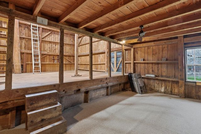 5 Old Manchester Road, Amherst, NH 03031