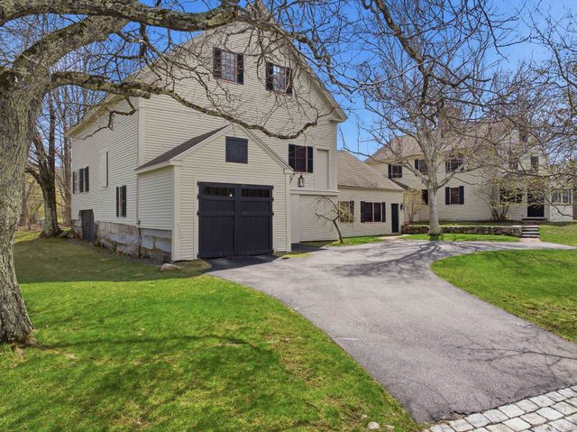 5 Old Manchester Road, Amherst, NH 03031