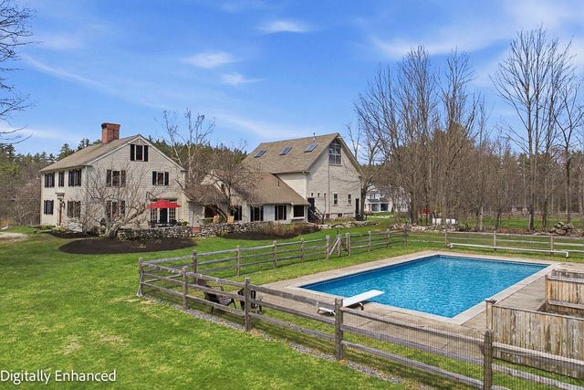 5 Old Manchester Road, Amherst, NH 03031