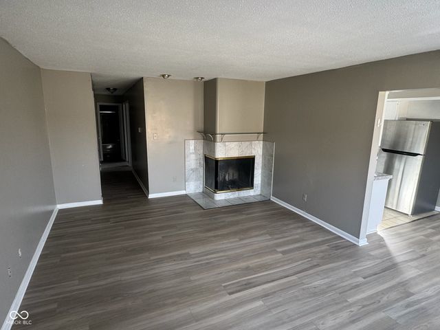 8421 Del Prado Court, Indianapolis, IN 46227