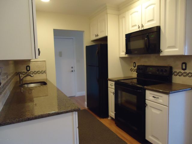 142 Cross Slope Court F, Manalapan, NJ 07726