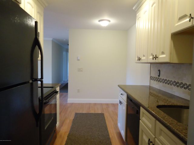 142 Cross Slope Court F, Manalapan, NJ 07726