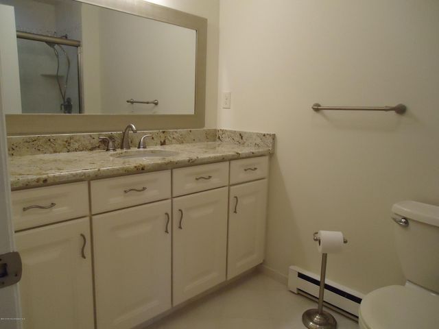 142 Cross Slope Court F, Manalapan, NJ 07726
