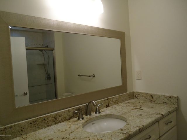 142 Cross Slope Court F, Manalapan, NJ 07726
