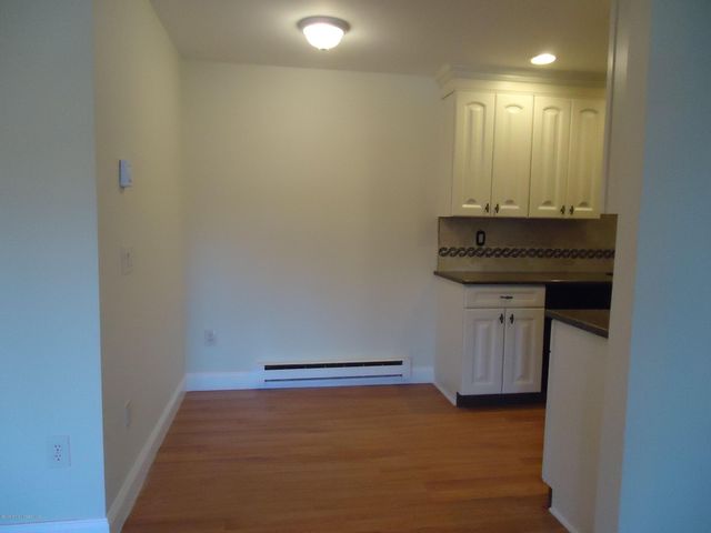 142 Cross Slope Court F, Manalapan, NJ 07726