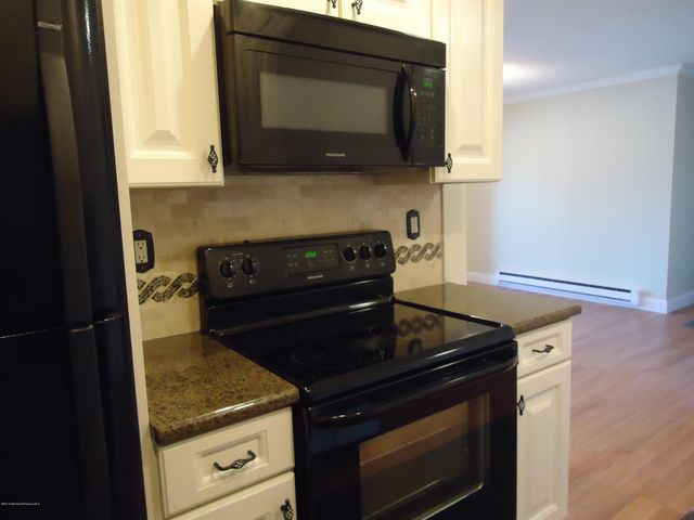 142 Cross Slope Court F, Manalapan, NJ 07726