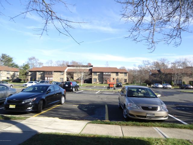 142 Cross Slope Court F, Manalapan, NJ 07726