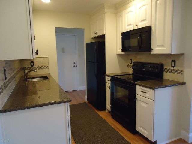 142 Cross Slope Court F, Manalapan, NJ 07726