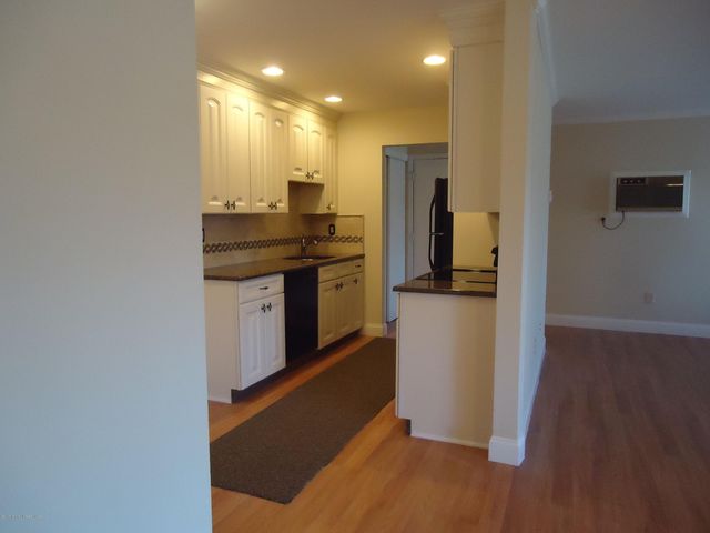 142 Cross Slope Court F, Manalapan, NJ 07726