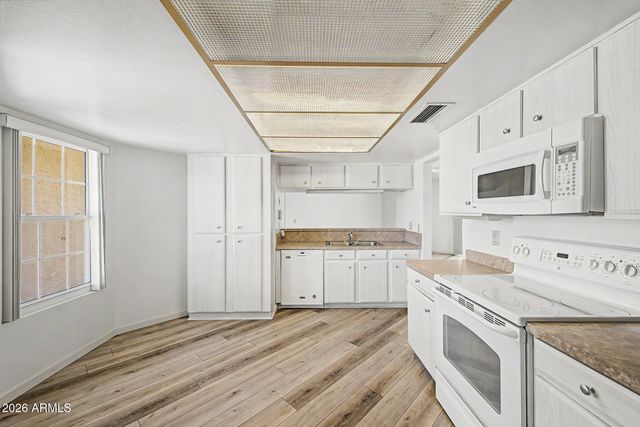 4649 E CHEYENNE Drive, Phoenix, AZ 85044