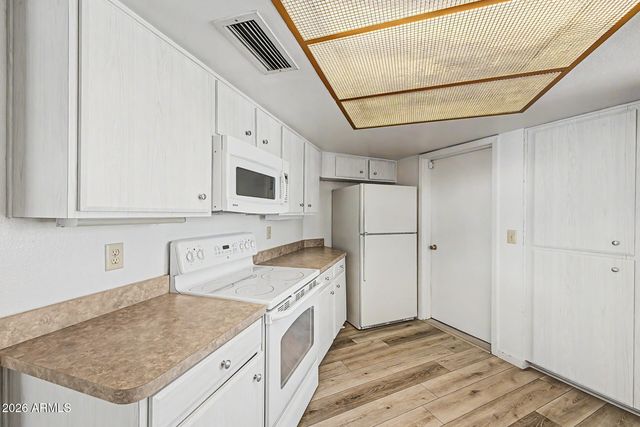 4649 E CHEYENNE Drive, Phoenix, AZ 85044