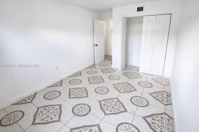 3700 NW 21st Street 109, Lauderdale Lakes, FL 33311