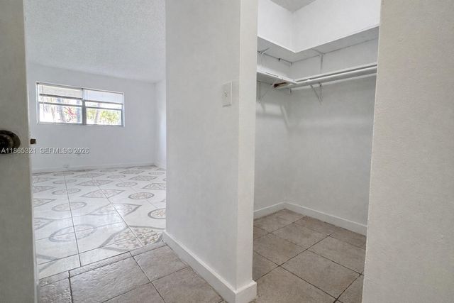 3700 NW 21st Street 109, Lauderdale Lakes, FL 33311