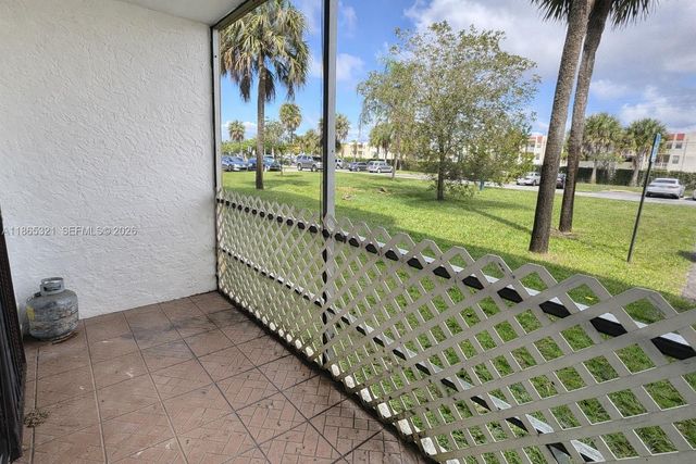 3700 NW 21st Street 109, Lauderdale Lakes, FL 33311