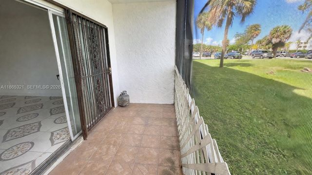 3700 NW 21st Street 109, Lauderdale Lakes, FL 33311