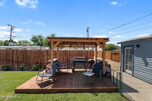44623 Cedar Avenue, Lancaster, CA 93534
