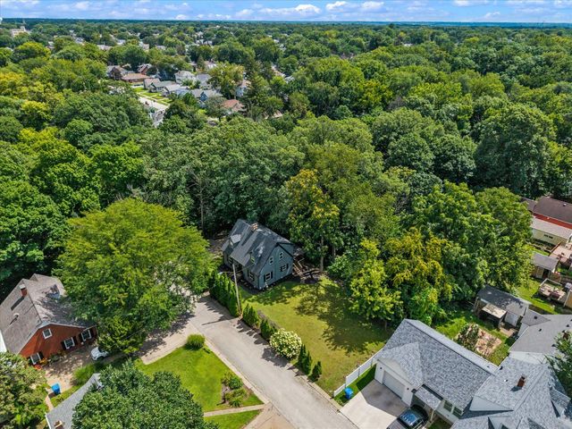 110 14th Avenue, Moline, IL 61265