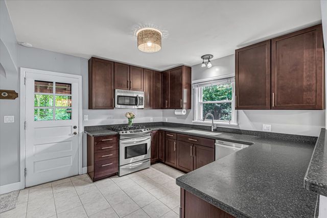110 14th Avenue, Moline, IL 61265