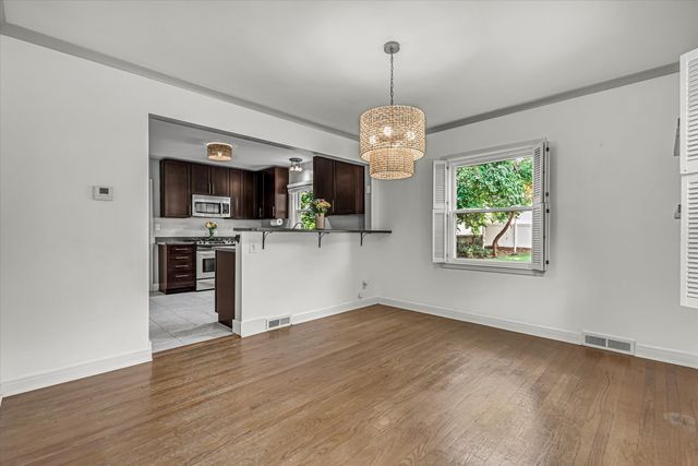 110 14th Avenue, Moline, IL 61265