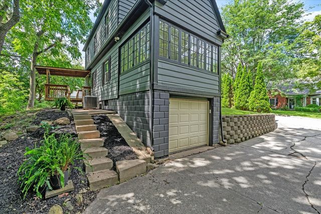 110 14th Avenue, Moline, IL 61265