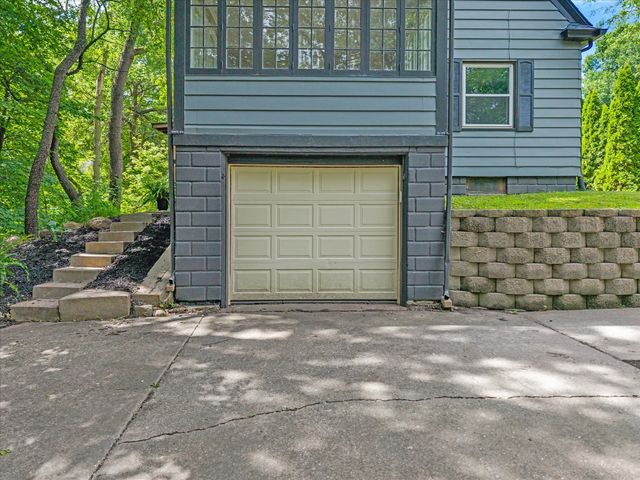110 14th Avenue, Moline, IL 61265