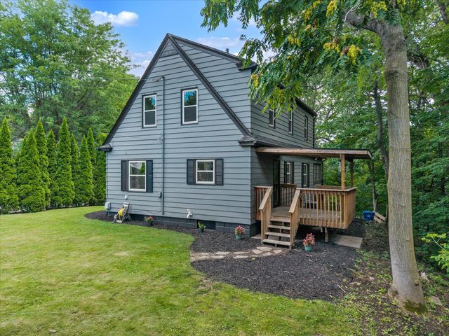 110 14th Avenue, Moline, IL 61265