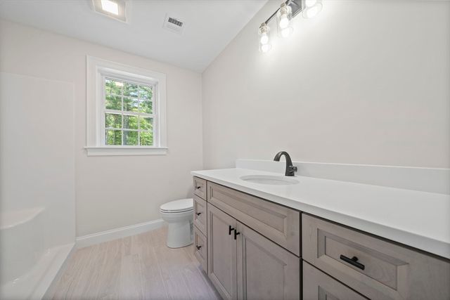 8 Amandas Way 8, Halifax, MA 02338