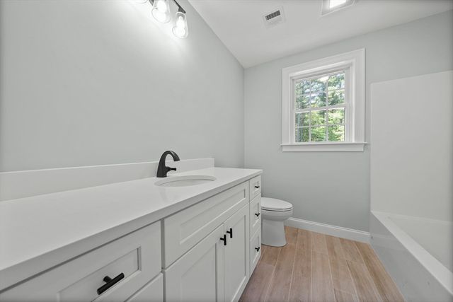8 Amandas Way 8, Halifax, MA 02338