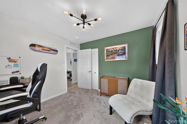 985 E Jarvis Avenue, Hazel Park, MI 48030