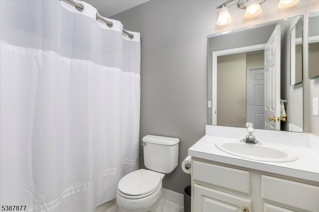 166 Riverwalk Way, Clifton City, NJ 07014