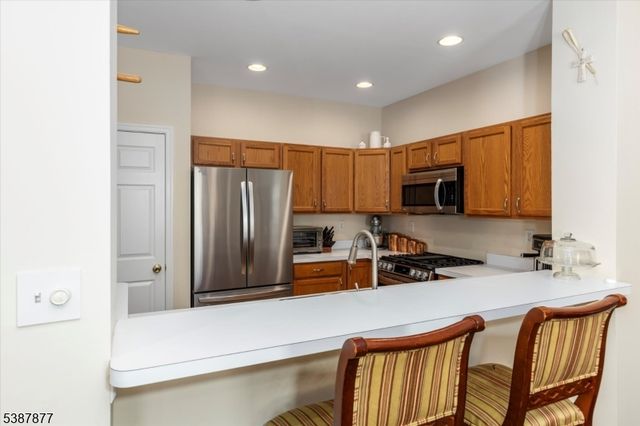 166 Riverwalk Way, Clifton City, NJ 07014