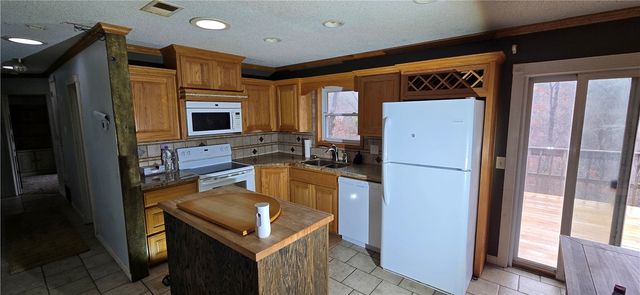 2 Teme Lane, Bella Vista, AR 72714