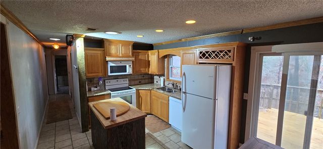 2 Teme Lane, Bella Vista, AR 72714