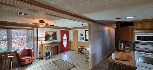 2 Teme Lane, Bella Vista, AR 72714