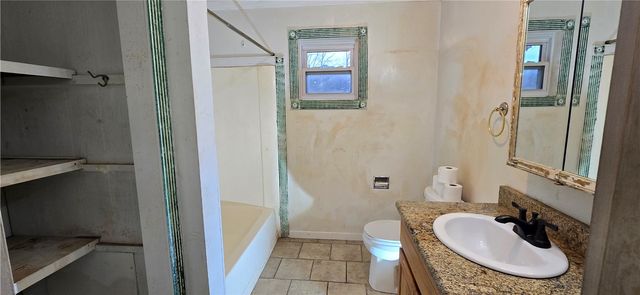 2 Teme Lane, Bella Vista, AR 72714