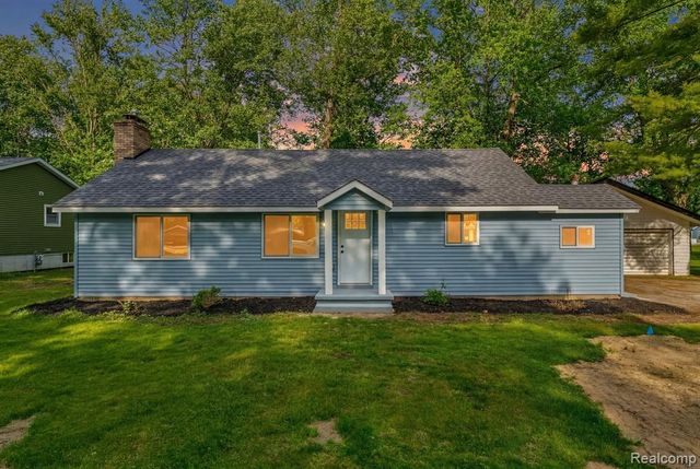 34 Pack Street, Croswell, MI 48422