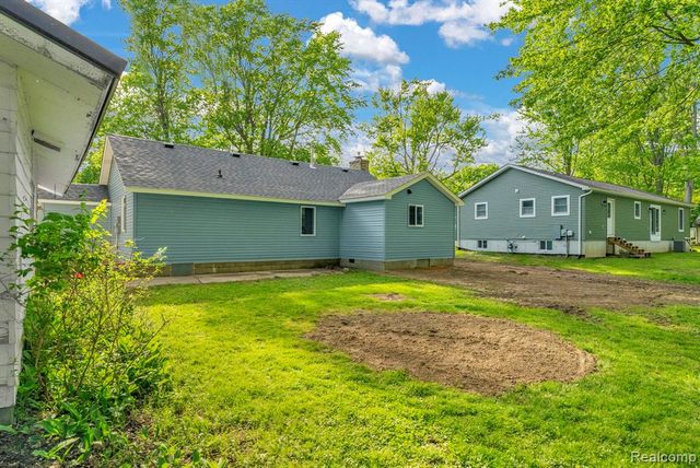 34 Pack Street, Croswell, MI 48422