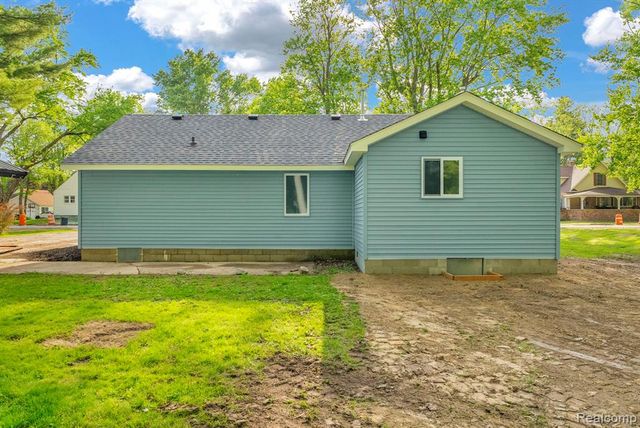34 Pack Street, Croswell, MI 48422