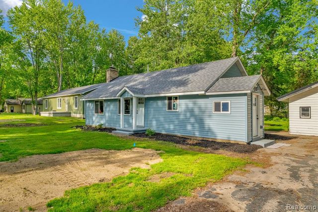 34 Pack Street, Croswell, MI 48422