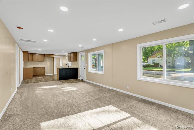 34 Pack Street, Croswell, MI 48422