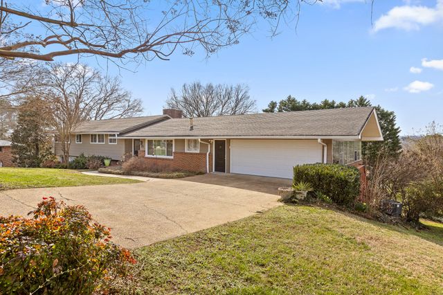 4735 Lake Hills Circle, Chattanooga, TN 37416